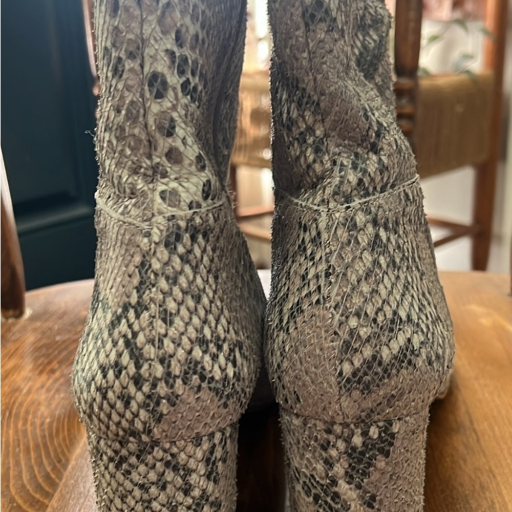 Matisse Anthropologie Size 10 Snakeskin Booties - Picture 4 of 7